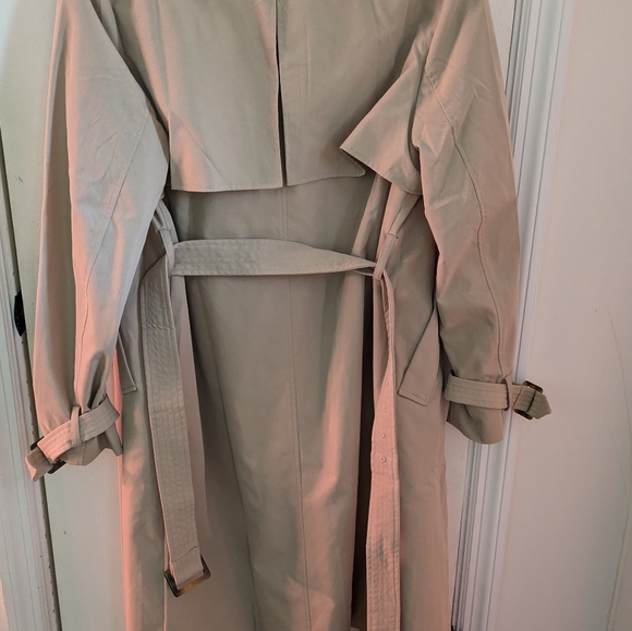 EUC Orolay trench coat - Picture 6 of 10